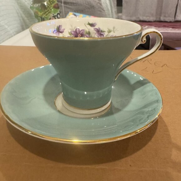 John Aynsley #2974 Bone China Tea Cup and Saucer – Light Blue with Violets - Picture 6 of 9